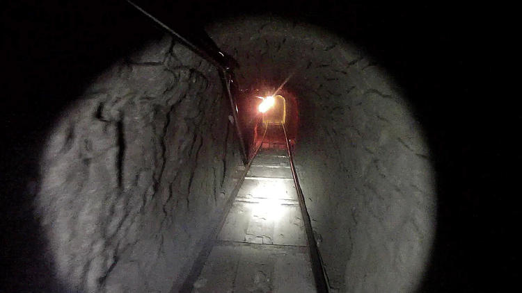 la-fg-mexican-drug-cartel-tunnels-pictures-009